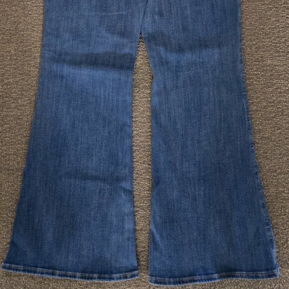NWT American Eagle AE Super High Rise Flare Next Level Stretch Jeans Size 14 Reg - Picture 4 of 5